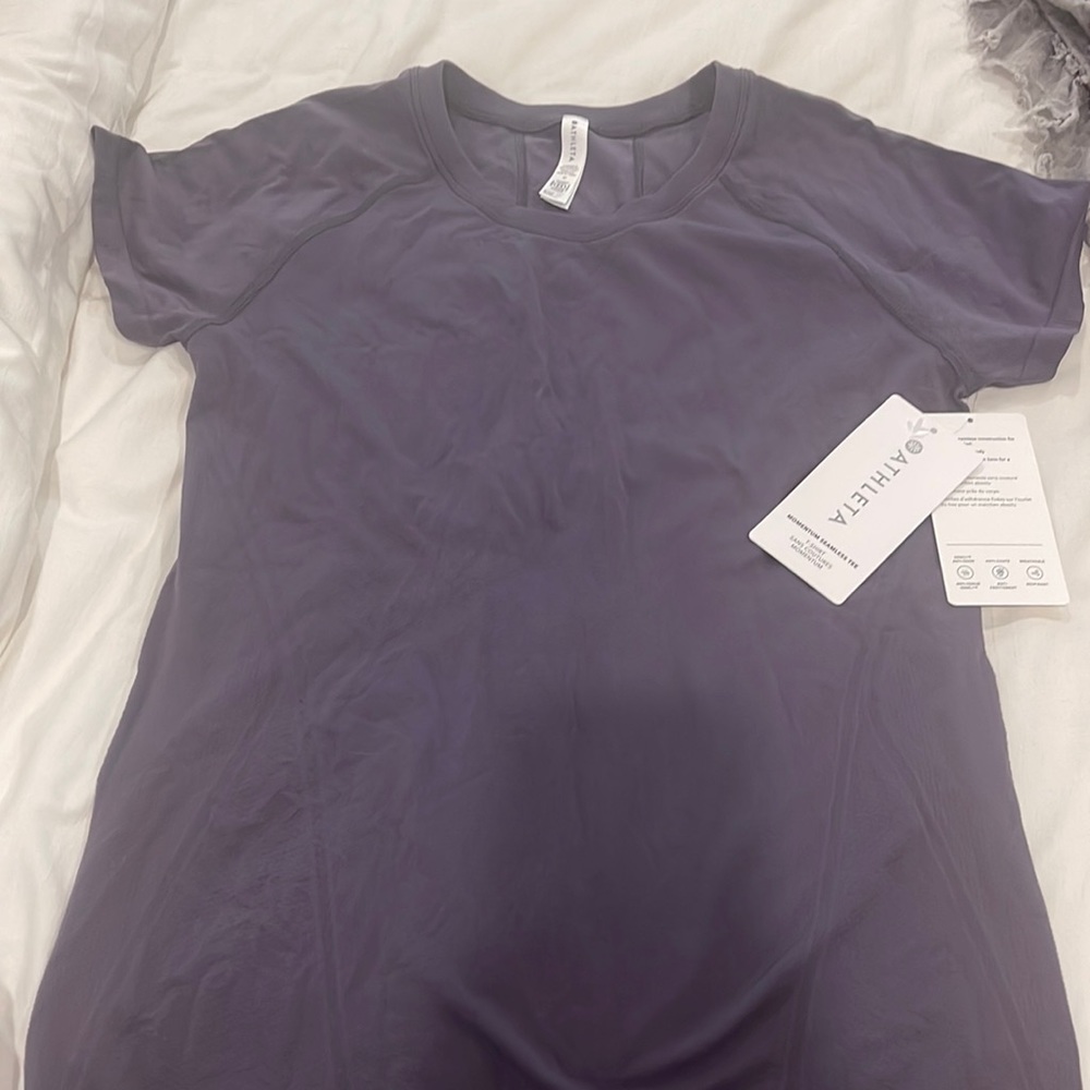 Athleta momentum seamless tee, brand new with tags, small, purple